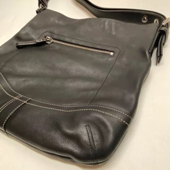 Coach Soft Leather Soho F10937 Black Slim Duffle Convertible Crossbody Bag EUC - Picture 4 of 16